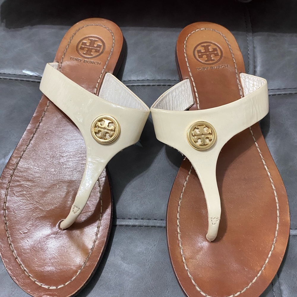 Pre-loved Tory burch thong sandal size 6